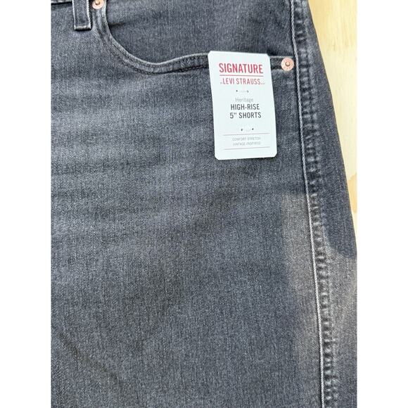 Levi’s Signature Women’s High Rise Denim Shorts Size 26 Black Gray NWT - Picture 6 of 13